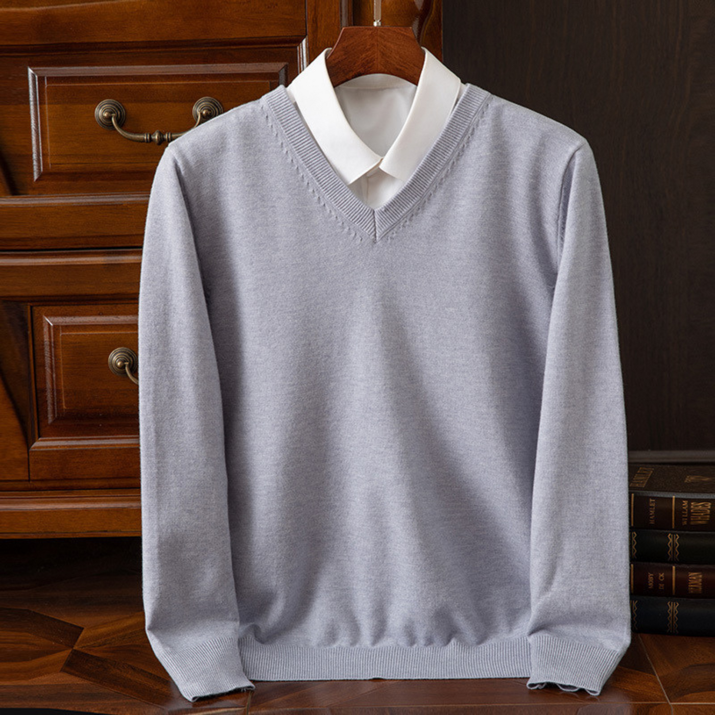 Evander - Cashmere V-Neck Jumper